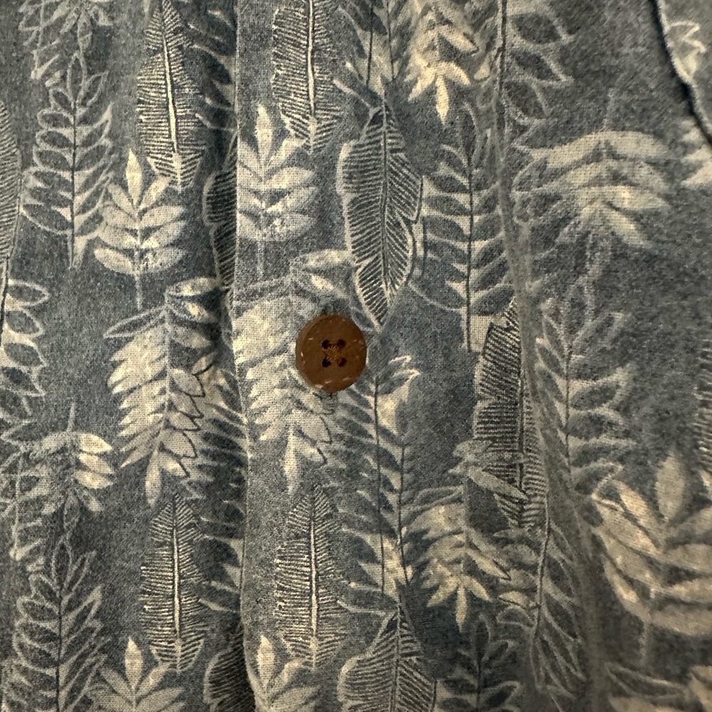 L.L. Bean Men's Tropics Shirt, Short-Sleeve Dark Blue Leaves Print size XL - Picture 2 of 6